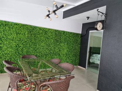 Apartamento Para Temporada com 2 quartos 1 suítes no bairro Centro em Itapema