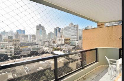 Apartamento Para Temporada com 3 quartos 1 suítes no bairro Meia Praia em Itapema