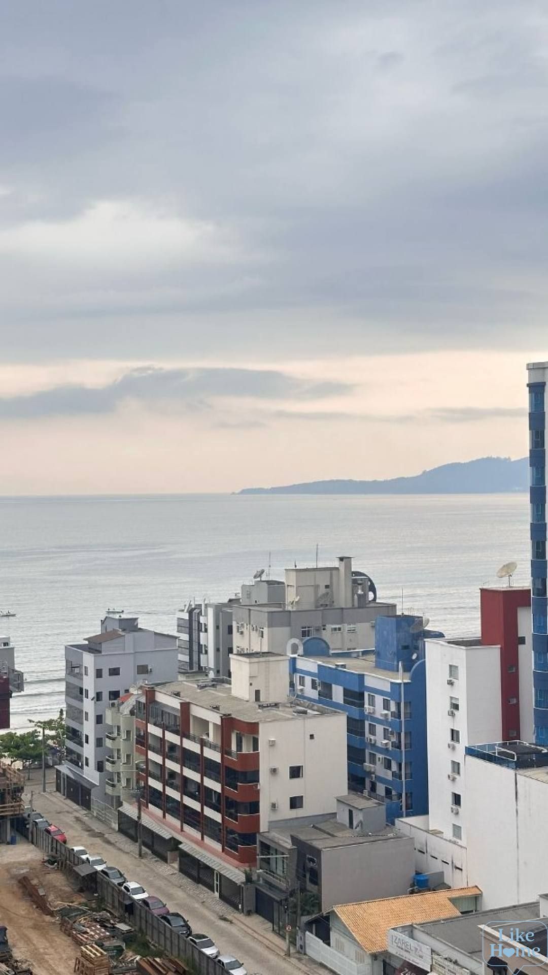 4 suítes mobiliado a VENDA na Meia Praia - Montpellier Residence
