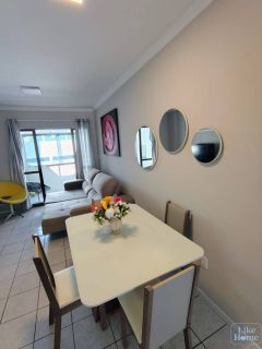 Apartamento mobiliado de 3 dormitórios à 300m do Mar na Meia Praia