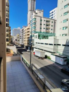 Apartamento mobiliado de 3 dormitórios à 300m do Mar na Meia Praia