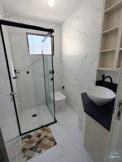 Apartamento mobiliado de 3 dormitórios à 300m do Mar na Meia Praia