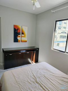 Apartamento mobiliado de 3 dormitórios à 300m do Mar na Meia Praia
