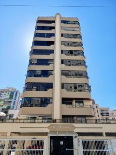 Apartamento mobiliado de 3 dormitórios à 300m do Mar na Meia Praia