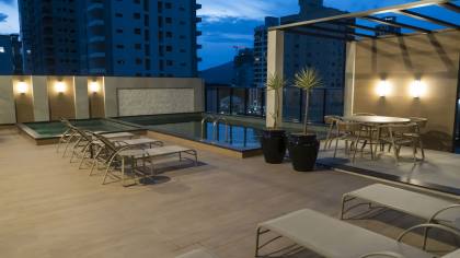Apartamento à venda em Meia Praia – Itapema SC | 3 suítes, 3 vagas, varanda gourmet e lazer completo