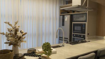 Apartamento à venda em Meia Praia – Itapema SC | 3 suítes, 3 vagas, varanda gourmet e lazer completo