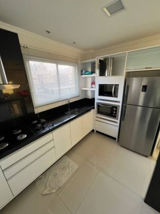 Apartamento Para Vender com 4 quartos 4 suítes no bairro Meia Praia em Itapema