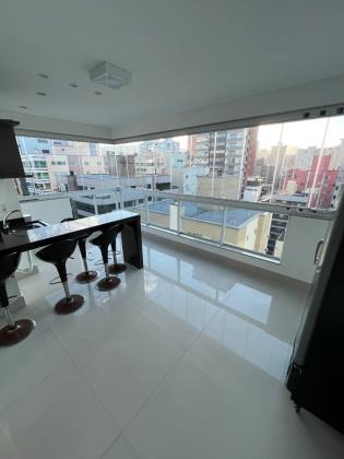 Apartamento Para Vender com 4 quartos 4 suítes no bairro Meia Praia em Itapema