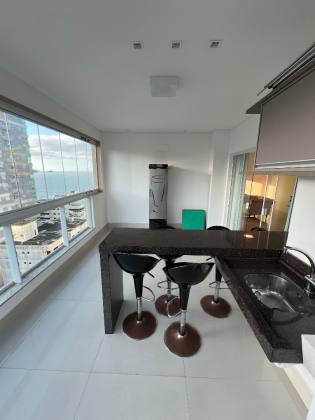 Apartamento Para Vender com 4 quartos 4 suítes no bairro Meia Praia em Itapema