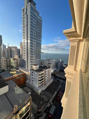 Apartamento Para Vender com 4 quartos 4 suítes no bairro Meia Praia em Itapema