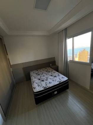 Apartamento Para Vender com 4 quartos 4 suítes no bairro Meia Praia em Itapema