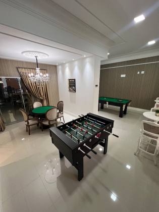 Apartamento Para Vender com 4 quartos 4 suítes no bairro Meia Praia em Itapema