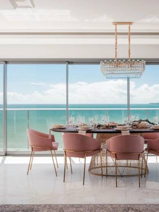 Apartamento 4 suítes FRENTE MAR no bairro Meia Praia em Itapema