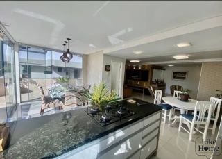 Cobertura QUADRA MAR MOBILIADA com 193m² no Centro de Itapema