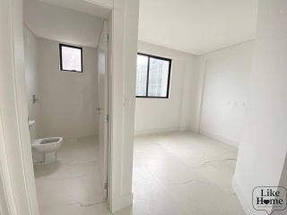 Pronto para Morar! 3 Suítes na Quadra do Mar em Meia Praia – Carmel Residence