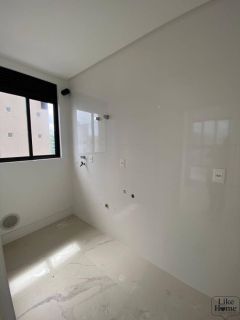Pronto para Morar! 3 Suítes na Quadra do Mar em Meia Praia – Carmel Residence