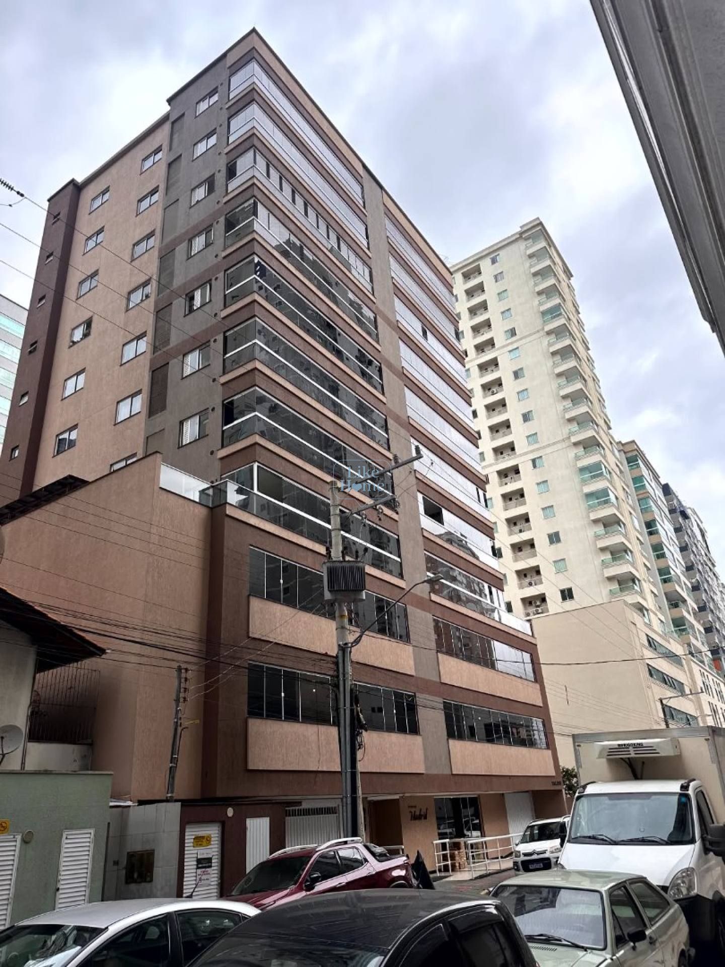 Oportunidade em Meia Praia! Perto Russi e Russi! 3 dormitórios e 2 vagas