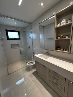 Cartier CNA Residence – Apartamento de Alto Padrão, Frente-Mar, Mobiliado e Decorado