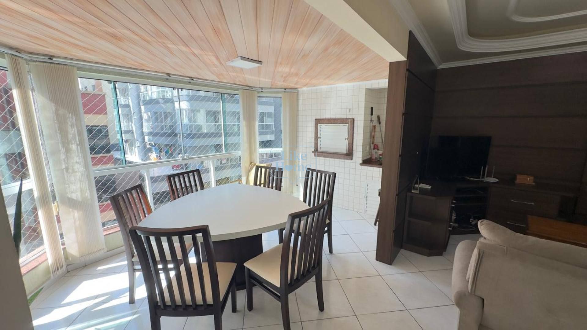 Apartamento Para Vender com 3 quartos 3 suítes no bairro Meia Praia em Itapema