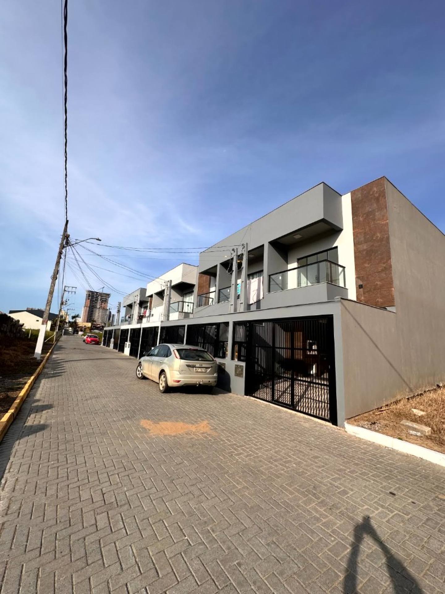 Excelente Sobrado de 2 suítes em Balneário Piçarras SC