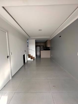 Excelente Sobrado de 2 suítes em Balneário Piçarras SC