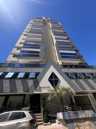 Oportunidade em Meia Praia! 3 Suítes, 2 vagas, Lazer!