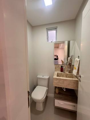 Oportunidade em Meia Praia! 3 Suítes, 2 vagas, Lazer!