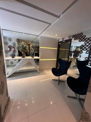 Oportunidade em Meia Praia! 3 Suítes, 2 vagas, Lazer!