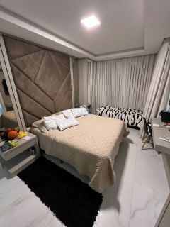 Apartamento mobiliado com 3 suítes e lazer completo no miolo da meia praia!