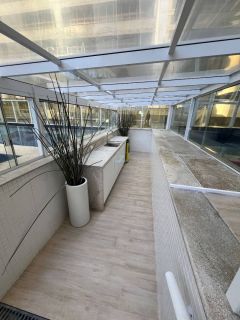 Apartamento mobiliado com 3 suítes e lazer completo no miolo da meia praia!