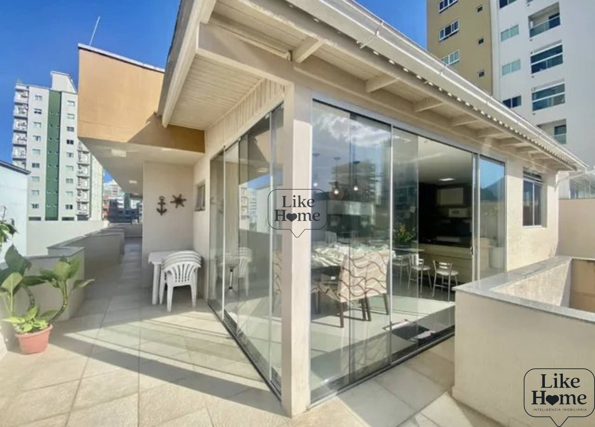 Cobertura QUADRA MAR 4 Quartos aluguel de TEMPORADA no Centro de Itapema!