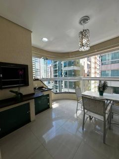 Apartamento Para Temporada com 3 quartos 3 suítes no bairro Centro em Itapema