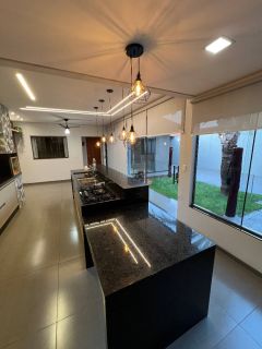 Casa ampla e moderna à venda no bairro Santo André – Dourados/MS