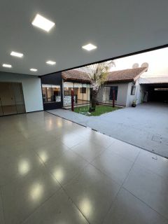 Casa ampla e moderna à venda no bairro Santo André – Dourados/MS