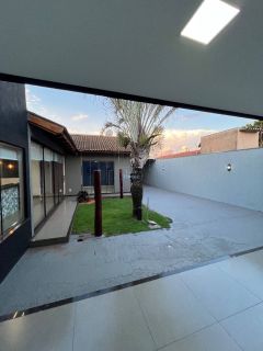 Casa ampla e moderna à venda no bairro Santo André – Dourados/MS