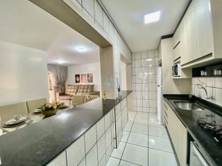 Apartamento Para Alugar com 3 quartos 1 suítes no bairro Meia Praia em Itapema