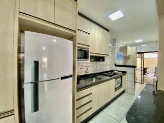 Apartamento Para Alugar com 3 quartos 1 suítes no bairro Meia Praia em Itapema