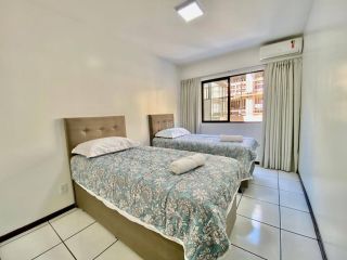 Apartamento Para Alugar com 3 quartos 1 suítes no bairro Meia Praia em Itapema