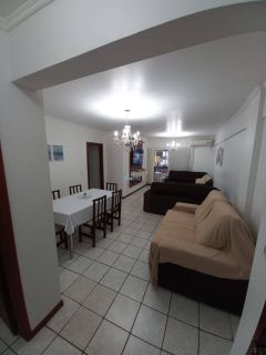 Apartamento na melhor localização de Meia Praia