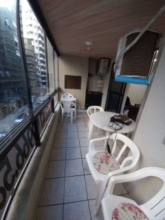 Apartamento na melhor localização de Meia Praia