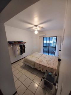 Apartamento na melhor localização de Meia Praia