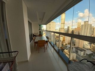 Excelente apartamento para locação diária em Meia Praia!