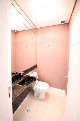 Apartamento Para Alugar com 4 quartos 4 suítes no bairro Meia Praia em Itapema