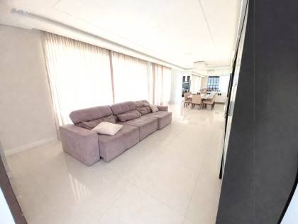 Apartamento Para Alugar com 4 quartos 4 suítes no bairro Meia Praia em Itapema