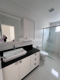 Apartamento Para Alugar com 4 quartos 4 suítes no bairro Meia Praia em Itapema