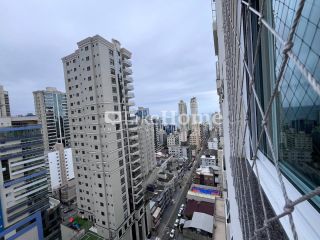 Apartamento Para Alugar com 4 quartos 4 suítes no bairro Meia Praia em Itapema