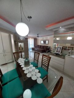 Apartamento para locação de temporada em Meia Praia