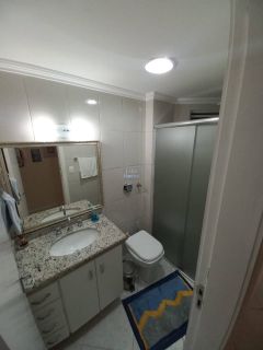 Apartamento para locação de temporada em Meia Praia