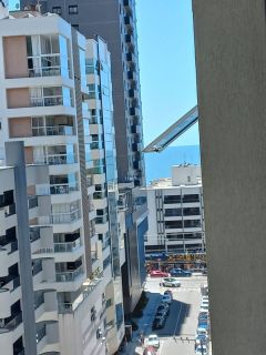 Apartamento para locação de temporada em Meia Praia