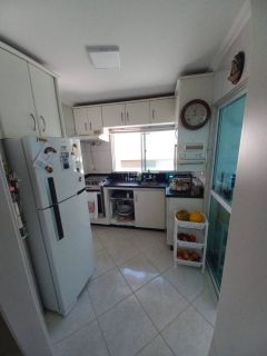 Apartamento para locação de temporada em Meia Praia